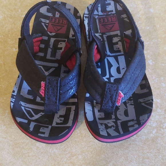 Toddler Reef Flip Flop - Picture 1 of 4